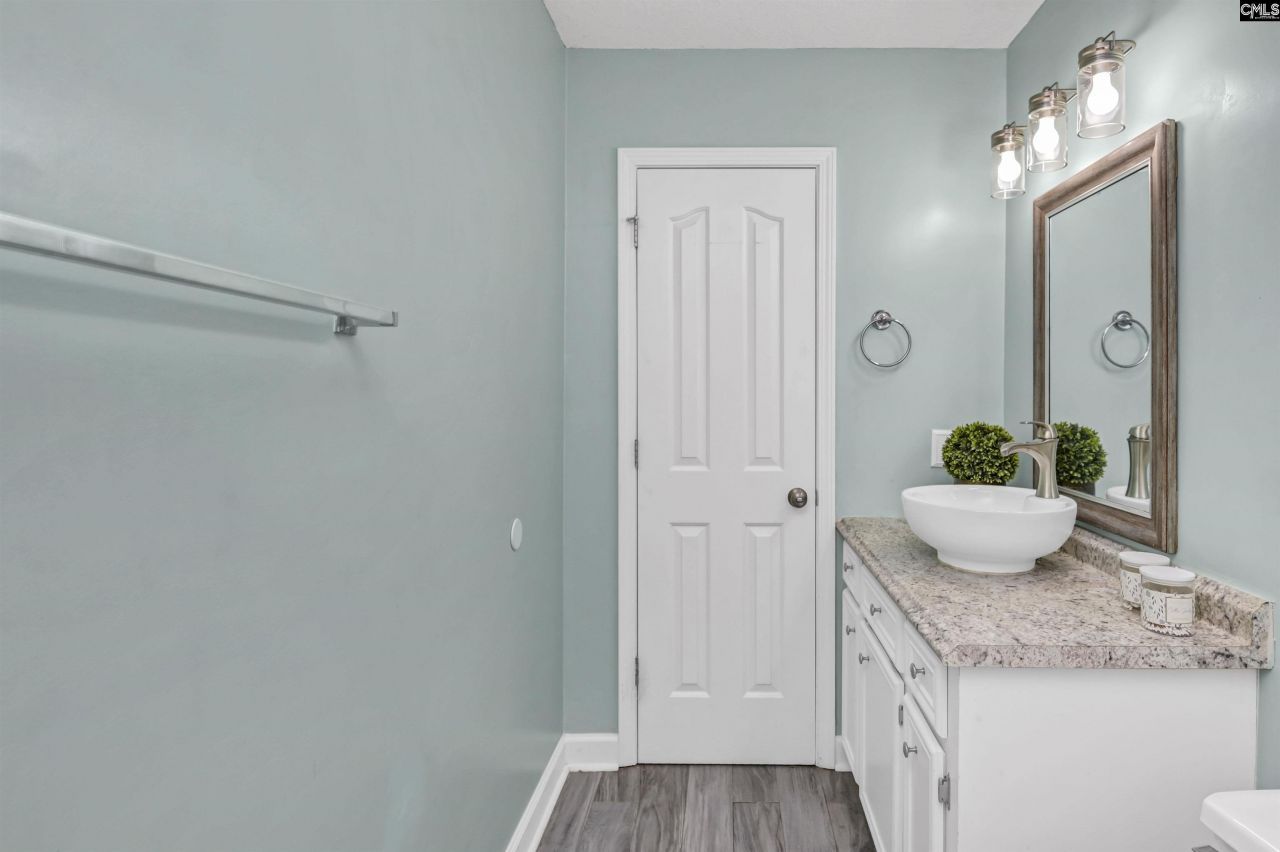 269 Mossborough Drive Photo 30