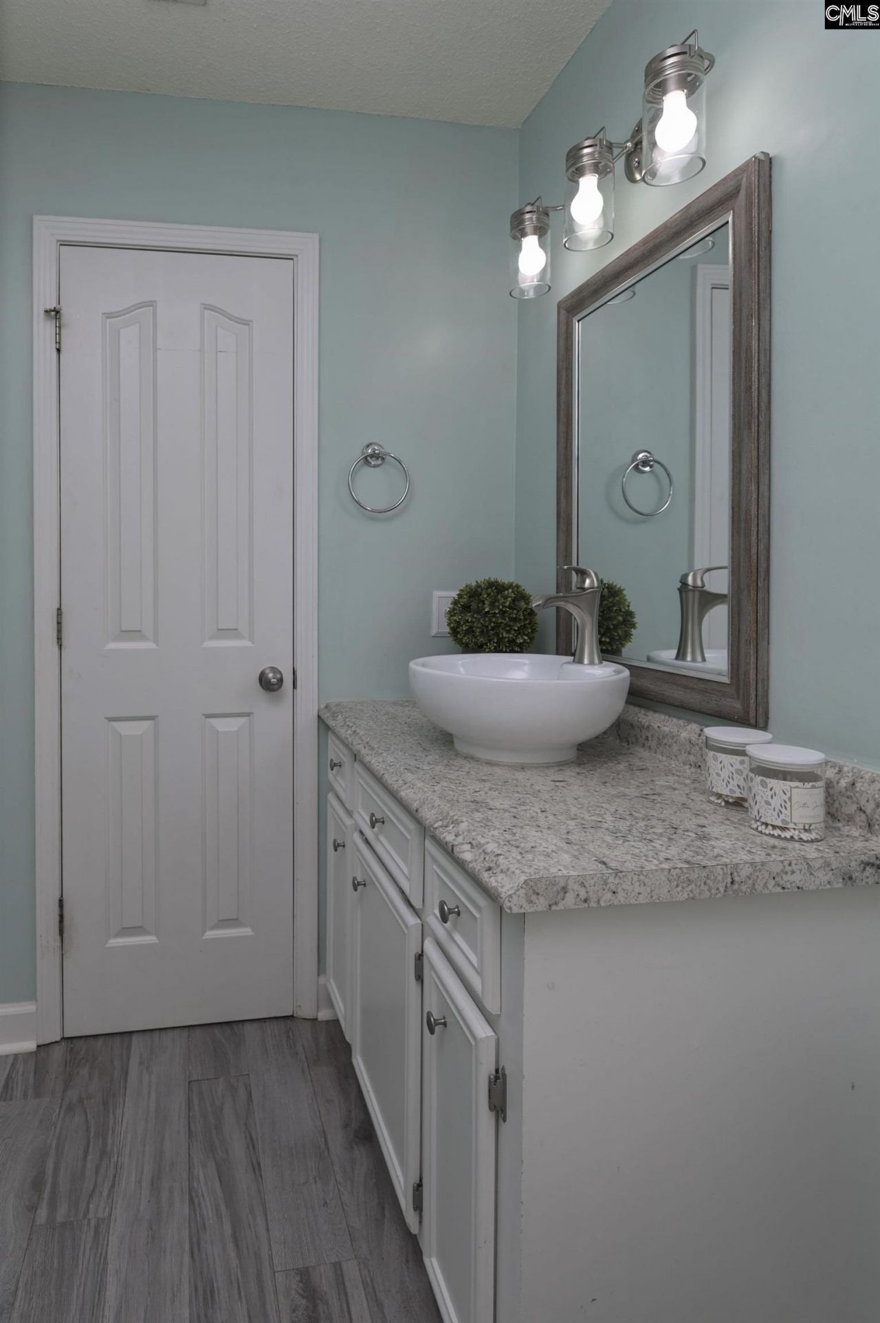 269 Mossborough Drive Photo 33