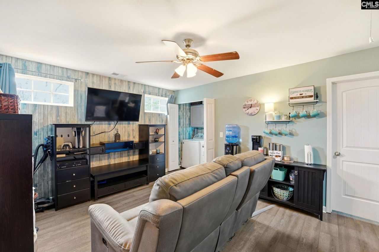 516 Summer Creek Drive  Photo 18