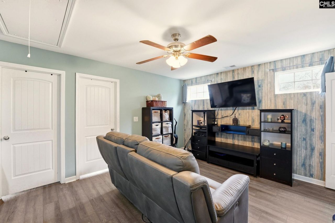 516 Summer Creek Drive  Photo 19