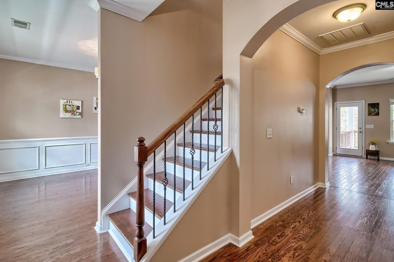 260 Eagle Pointe Drive  Photo 4