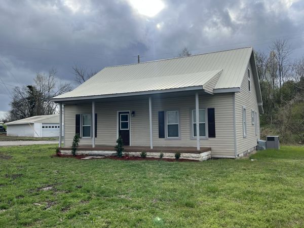 666 Brattontown Cir, Lafayette, TN 37083