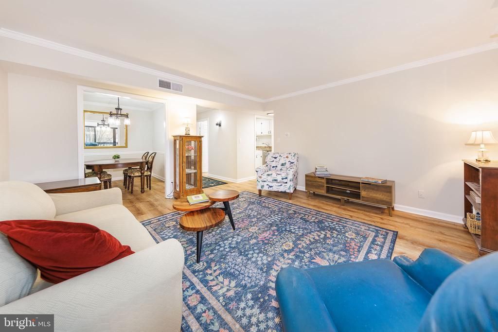 801 N Howard Street, Unit 303, Alexandria, VA 22304 Main Photo