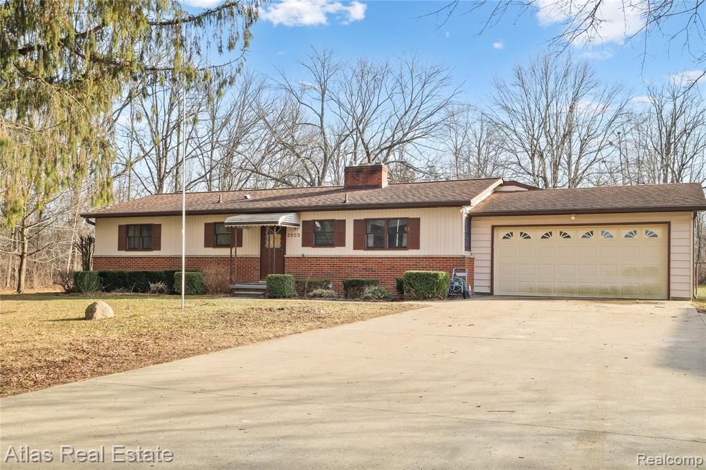 4386 Bennett Drive, Burton, MI 48519 Main Photo