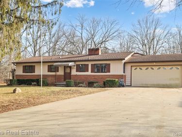 4386 Bennett Drive, Burton, MI 48519