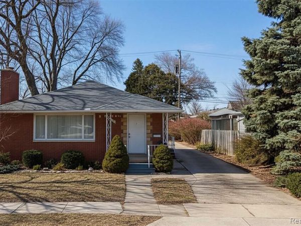 734 N Monroe Street, Monroe, MI 48162