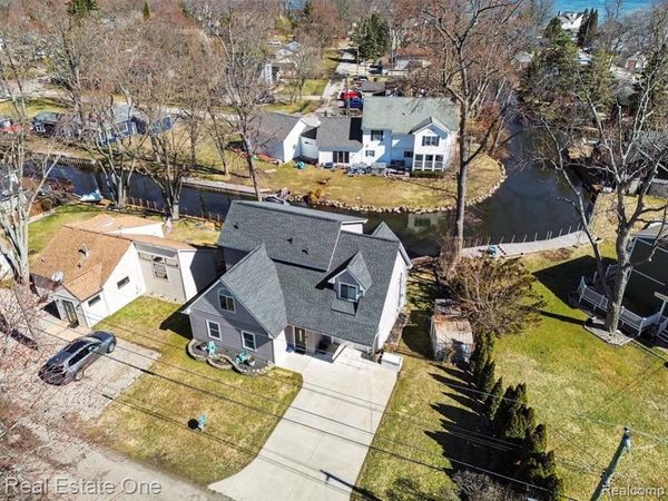 2061 Rosedale Drive, West Bloomfield Twp, MI 48324