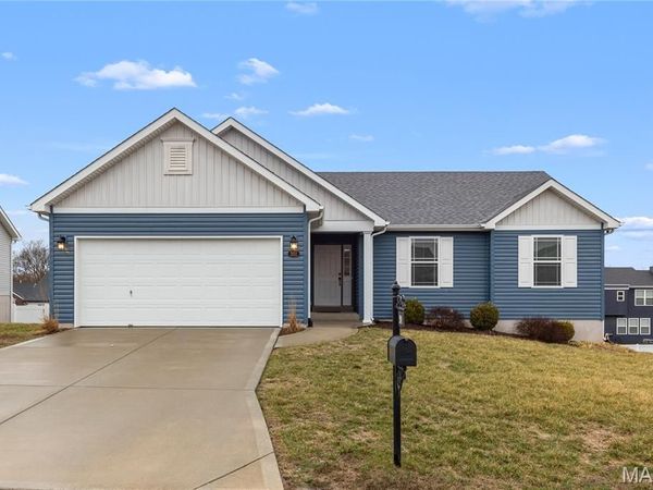 201 Majestic Lakes Boulevard , Moscow Mills, MO 63362