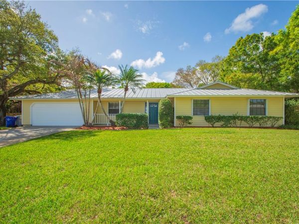855 29th Court, Vero Beach, FL 32960