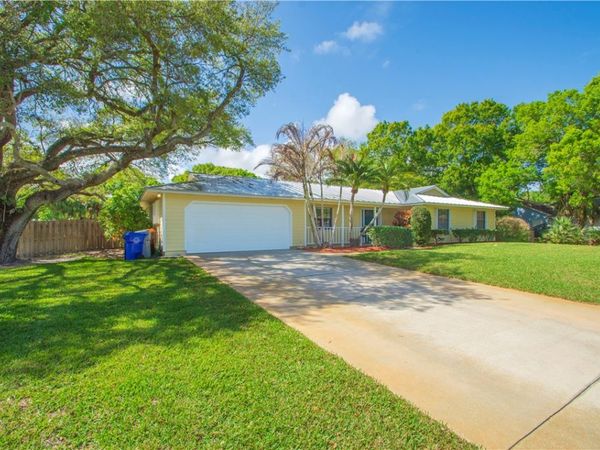 855 29th Court, Vero Beach, FL 32960
