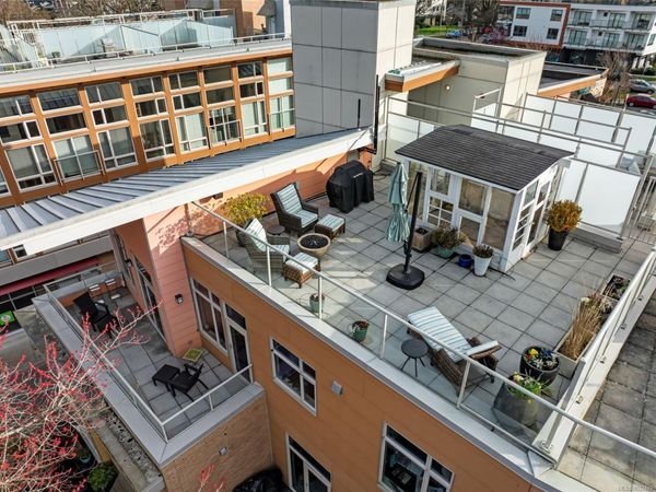 1035 Sutlej St , Unit 304, Victoria, BC V8V 2V9