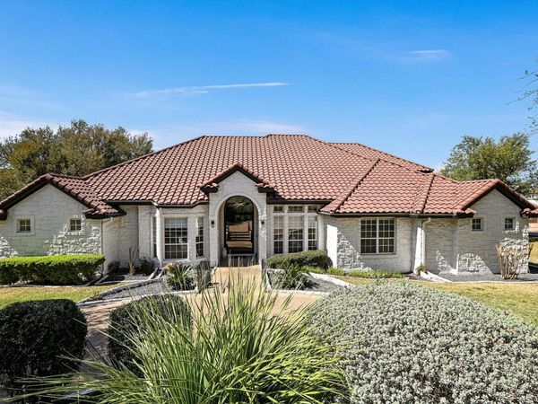 32 Wingreen LOOP, The Hills, TX 78738