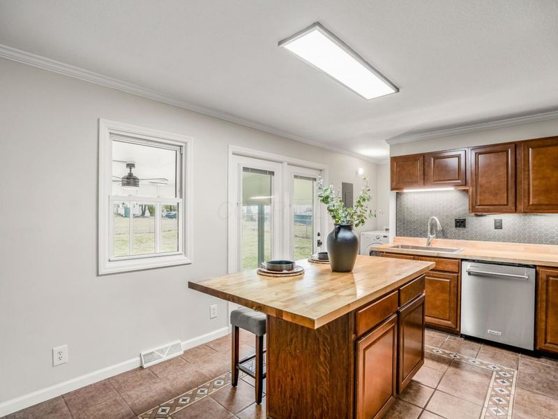 1121 W Sandusky Avenue, Bellefontaine, OH 43311 Photo 9