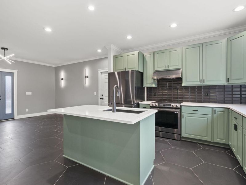 531 Emmit Avenue, Columbus, OH 43228 Photo 11