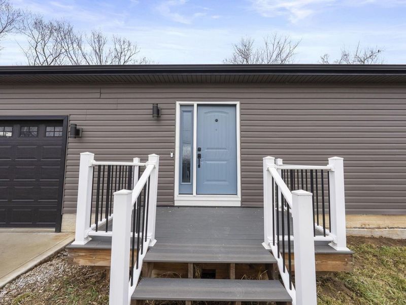 531 Emmit Avenue, Columbus, OH 43228 Photo 2