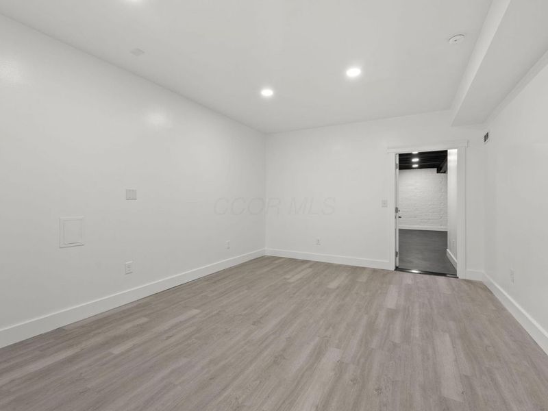 531 Emmit Avenue, Columbus, OH 43228 Photo 34