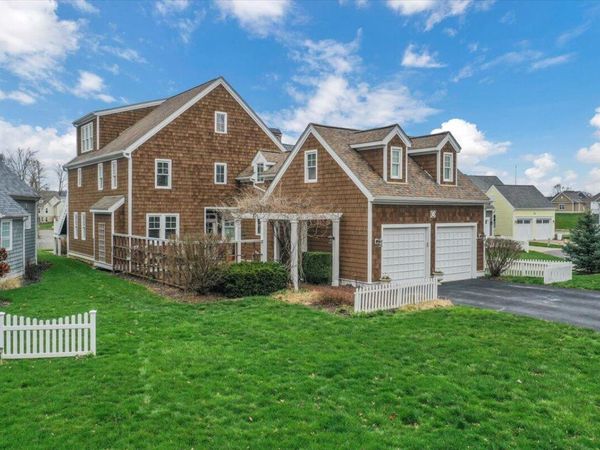 15150 Shoreline Drive W, Thornville, OH 43076