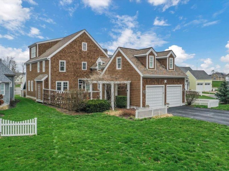 15150 Shoreline Drive W, Thornville, OH 43076 Photo 1