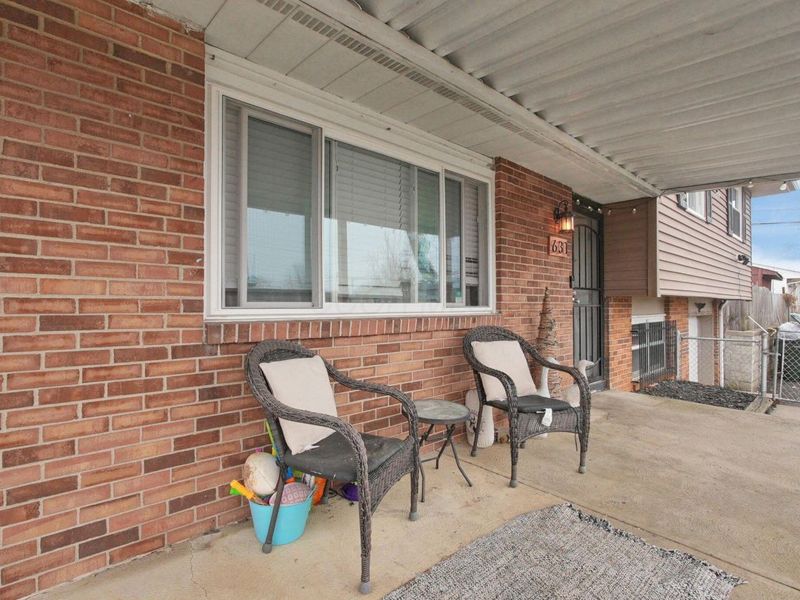 631 Harland Drive, Columbus, OH 43207 Photo 3