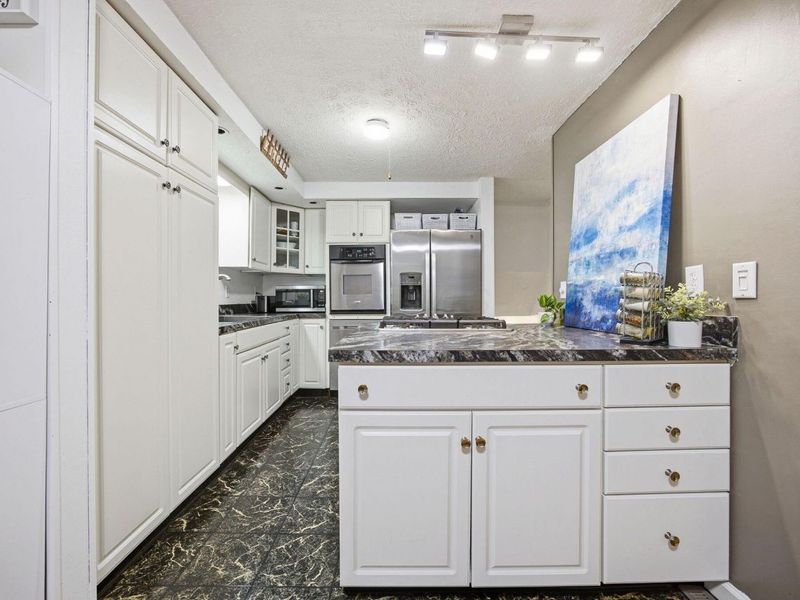 2883 Valley Green Drive , Columbus, OH 43207 Photo 12