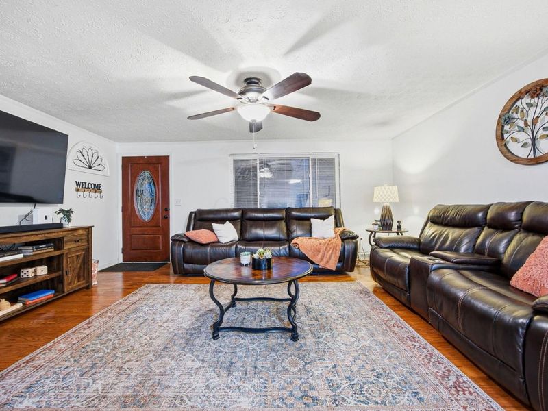 2883 Valley Green Drive , Columbus, OH 43207 Photo 6