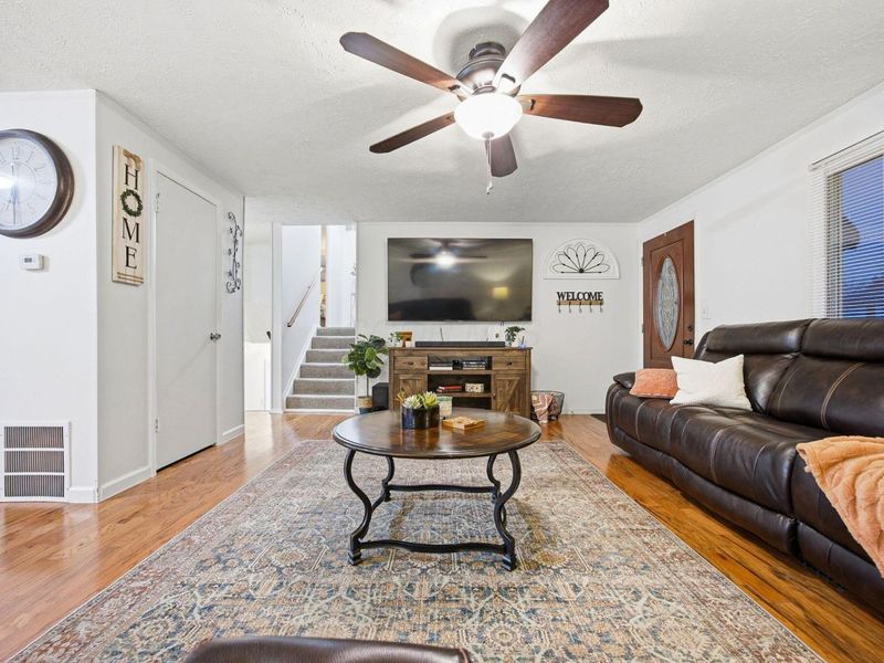 2883 Valley Green Drive , Columbus, OH 43207 Photo 9