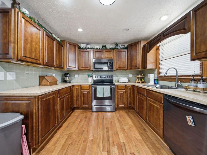 8063 Hagerty Road , Ashville, OH 43103 Photo 13