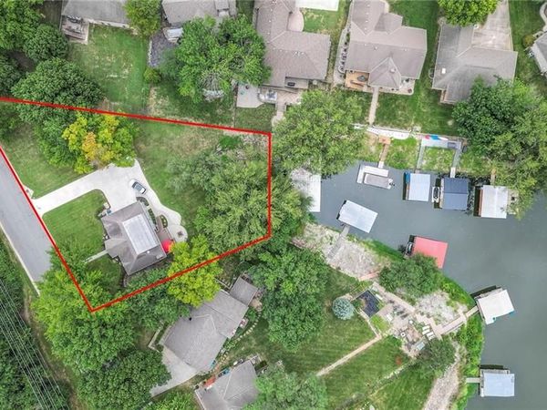 244 N Winnebago Drive, Lake Winnebago, MO 64034