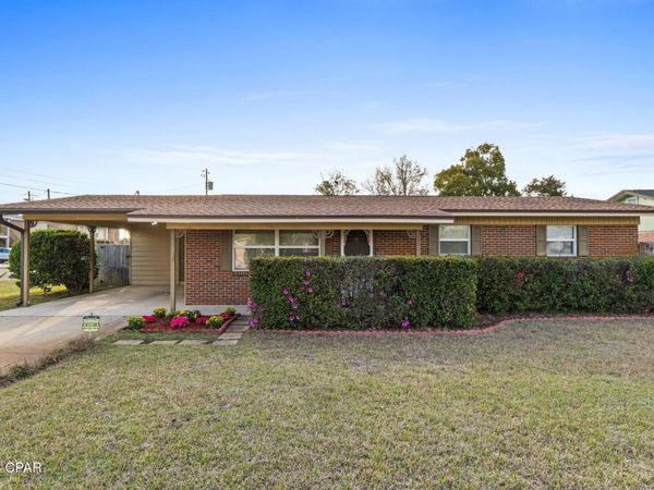 1111 Wave Avenue, Panama City, FL 32404