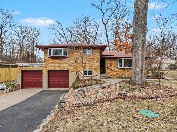 52511 Lynnewood Avenue, South Bend, IN 46628
