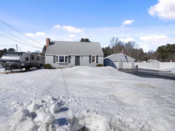 26 Eayers Pond Road, Hudson, NH 03051