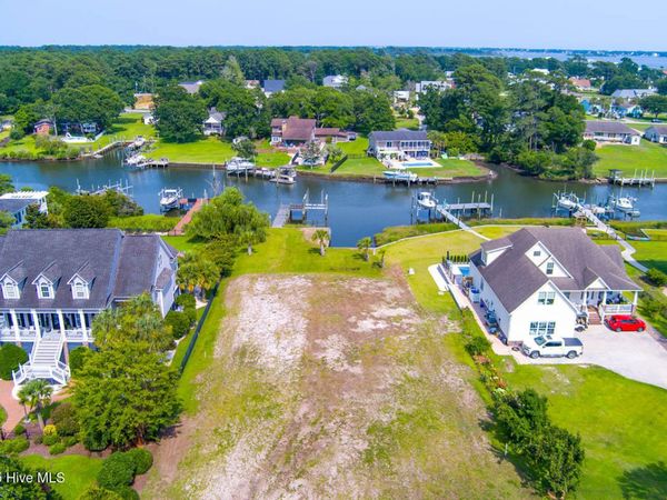 119 Cape Point Boulevard , Cape Carteret, NC 28584