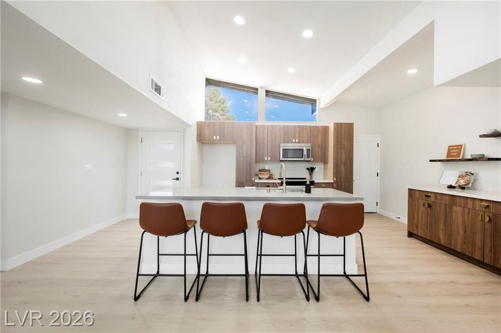 3369 Nahatan Way, Las Vegas, NV 89169 Main Photo