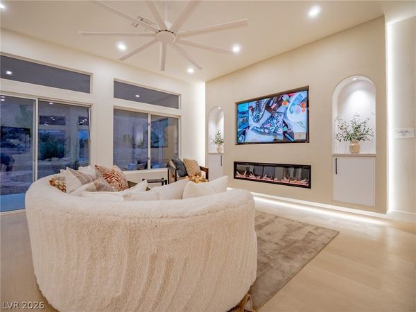 2413 Rockford Street , Las Vegas, NV 89134