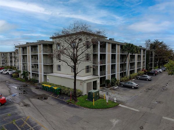 2998 NW 48th Ter , Unit 420, Lauderdale Lakes, FL 33313