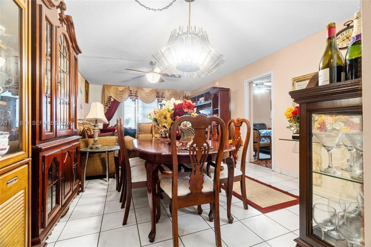 2998 NW 48th Ter , Unit 420, Lauderdale Lakes, FL 33313 Photo