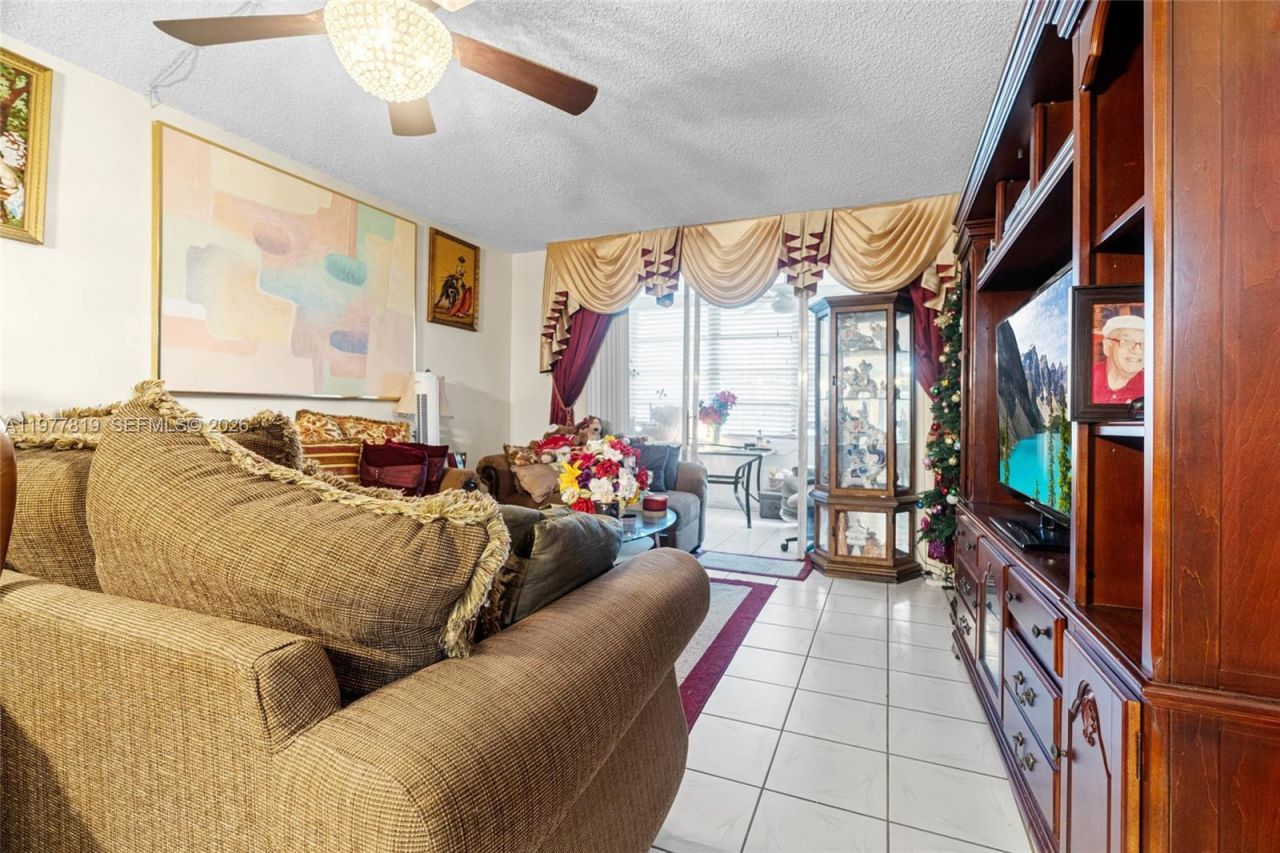 2998 NW 48th Ter , Unit 420, Lauderdale Lakes, FL 33313 Photo