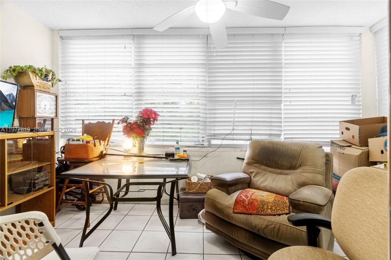 2998 NW 48th Ter , Unit 420, Lauderdale Lakes, FL 33313 Photo