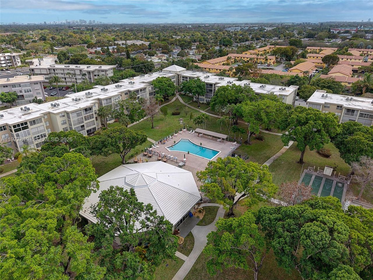 2998 NW 48th Ter , Unit 420, Lauderdale Lakes, FL 33313 Photo