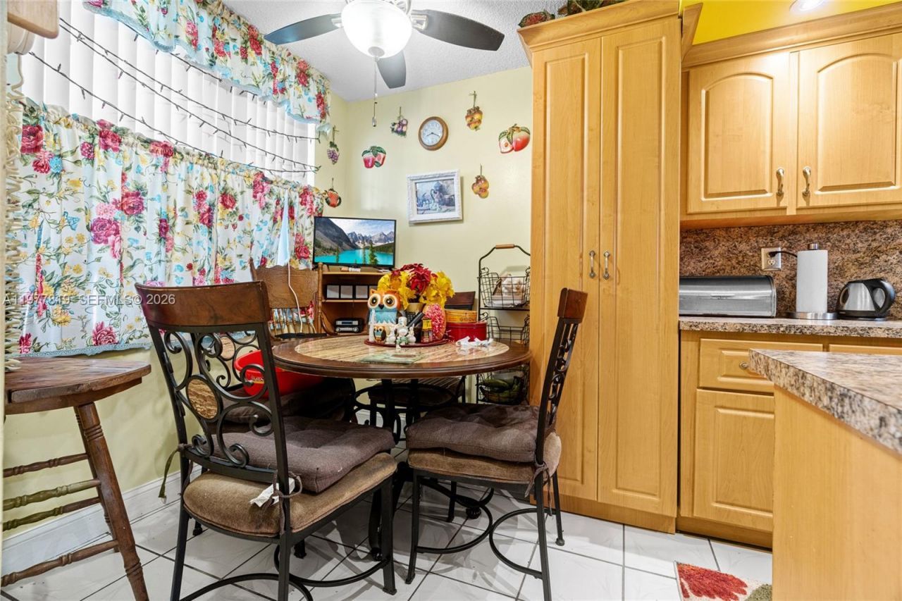 2998 NW 48th Ter , Unit 420, Lauderdale Lakes, FL 33313 Photo