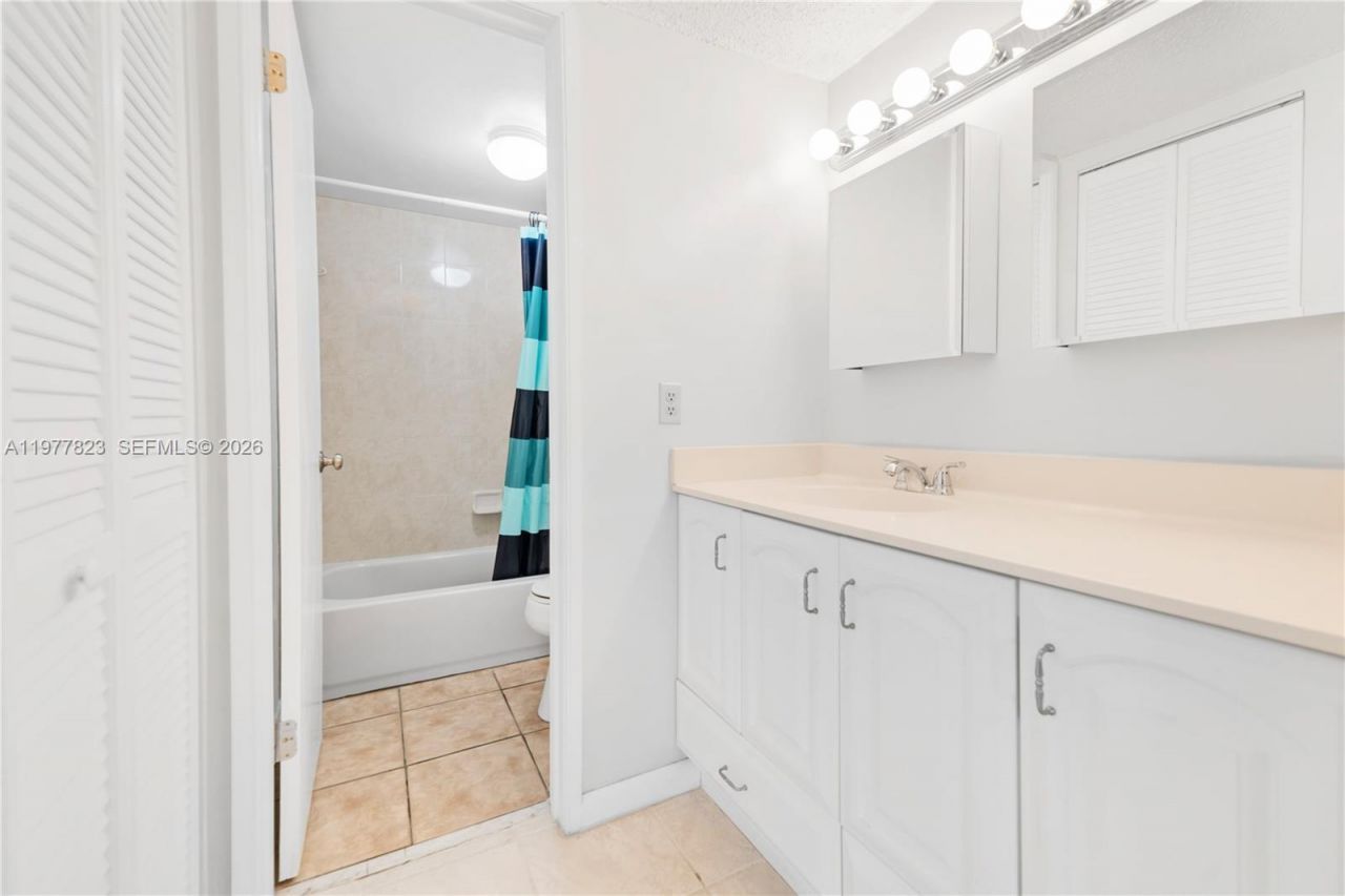 9140 SW 123rd Ct, Unit 210Q, Miami, FL 33186 Photo