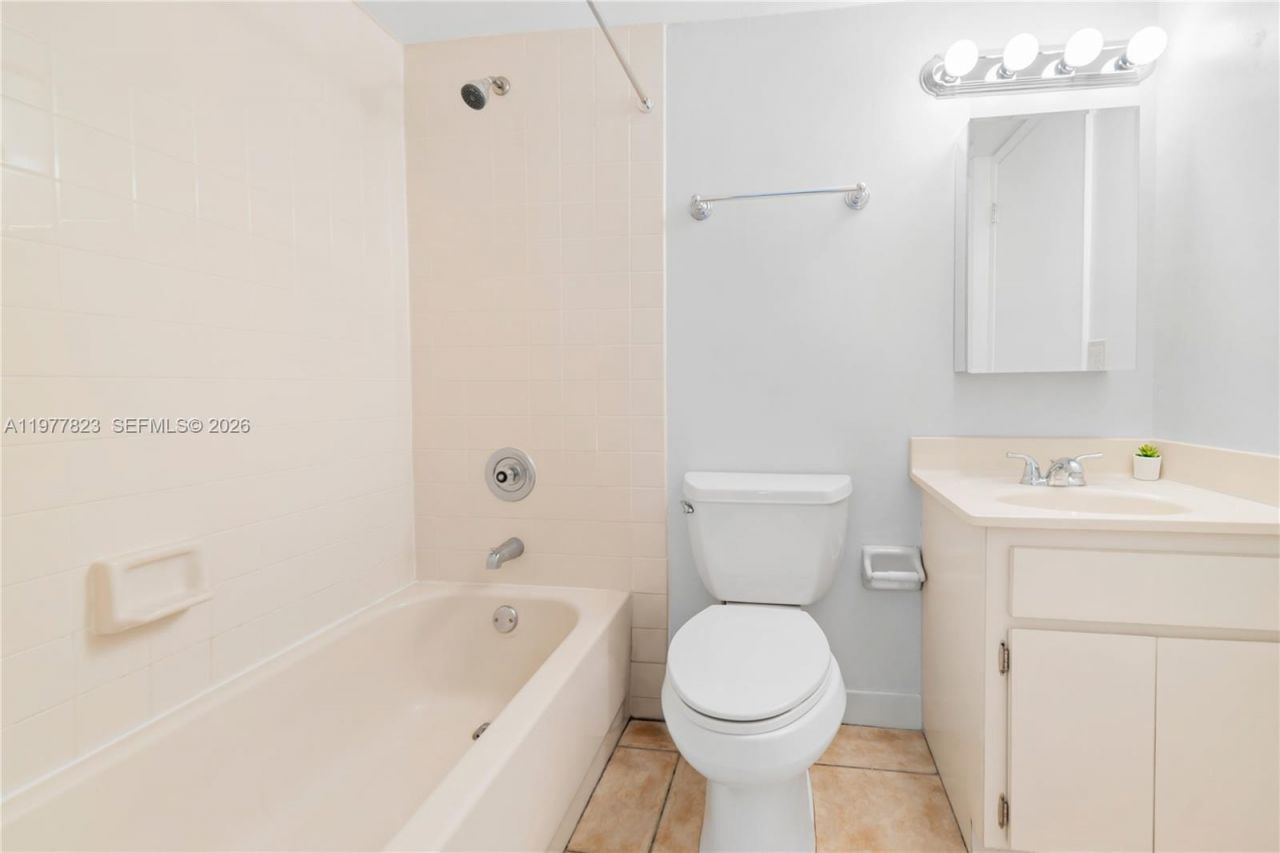 9140 SW 123rd Ct, Unit 210Q, Miami, FL 33186 Photo