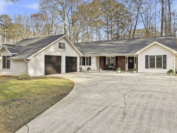 135 Spring Forest Way, Sharpsburg, GA 30277