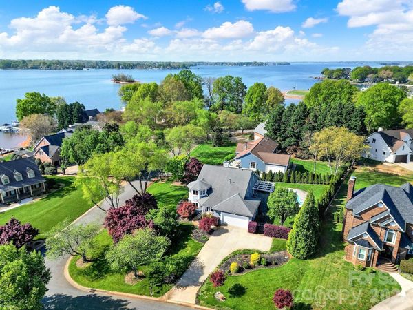 120 Royal Pointe Way, Mooresville, NC 28117