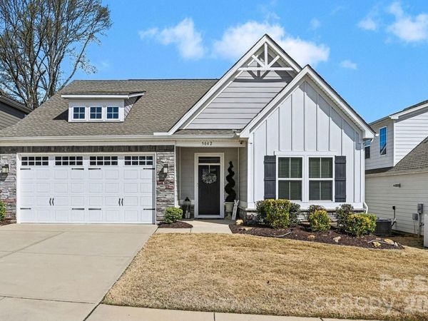 5042 Summer Surprise Lane, Charlotte, NC 28215