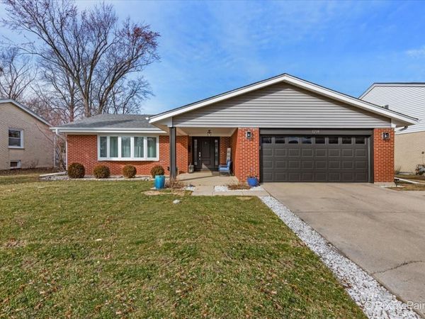 1214 E Suffield Drive , Arlington Heights, IL 60004