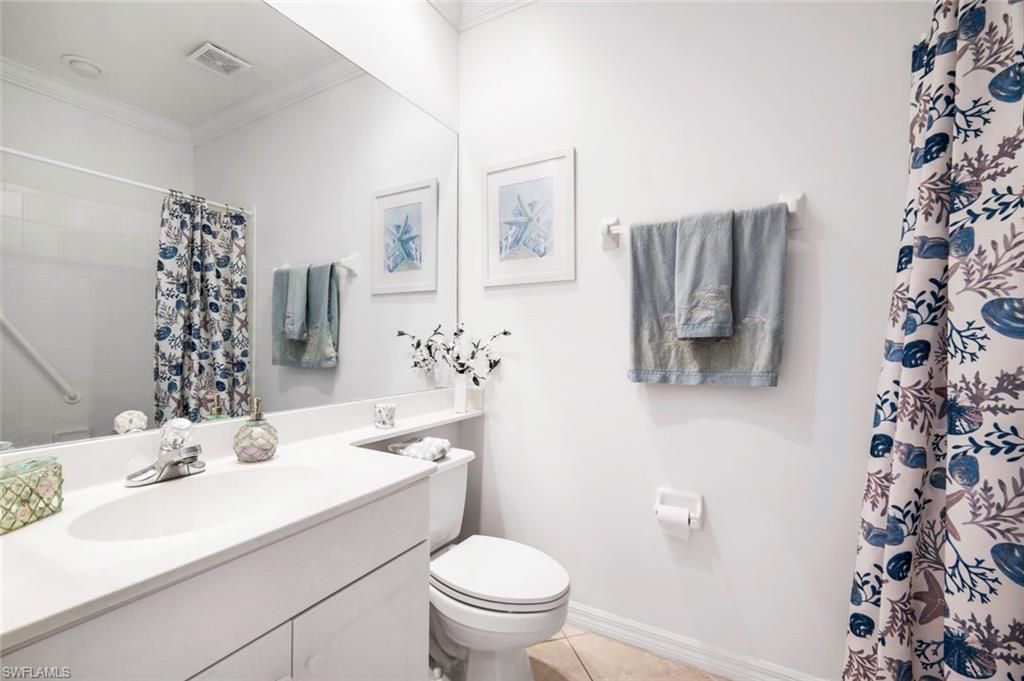 8253 Parkstone Pl, Unit 206, Naples, FL 34120 Photo