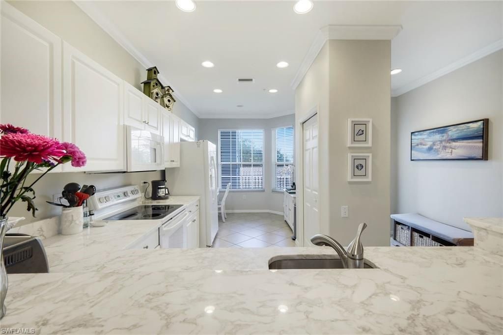 8253 Parkstone Pl, Unit 206, Naples, FL 34120 Photo