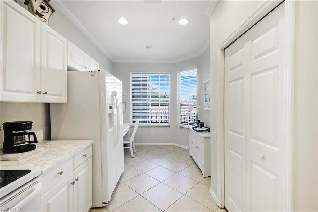 8253 Parkstone Pl, Unit 206, Naples, FL 34120 Photo