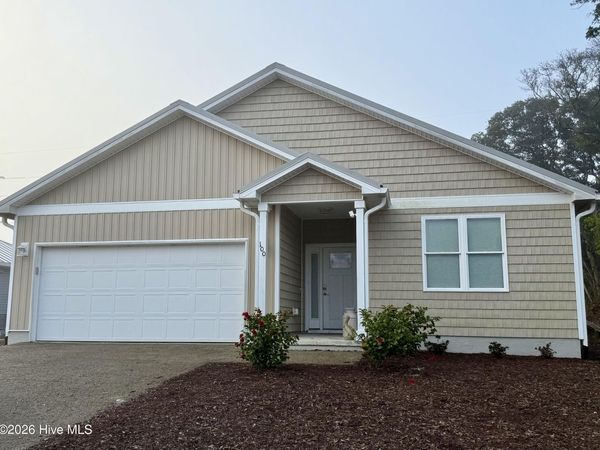 100 Evergreen Lane , Pine Knoll Shores, NC 28512